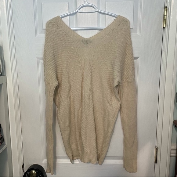 VINCE Cream Cashmere Wool Blend V Neck Pullover Sweater Medium - Picture 4 of 5